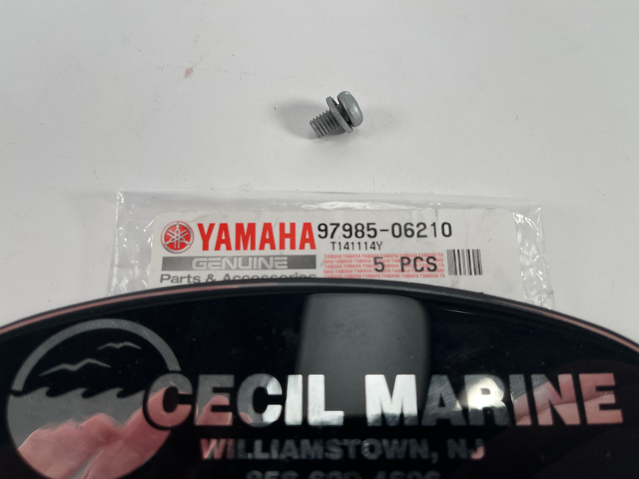 $2.50 GENUINE YAMAH SCREW,PAN HEAD W/W no tax* 97985-06210 In Stock And Ready To Ship!