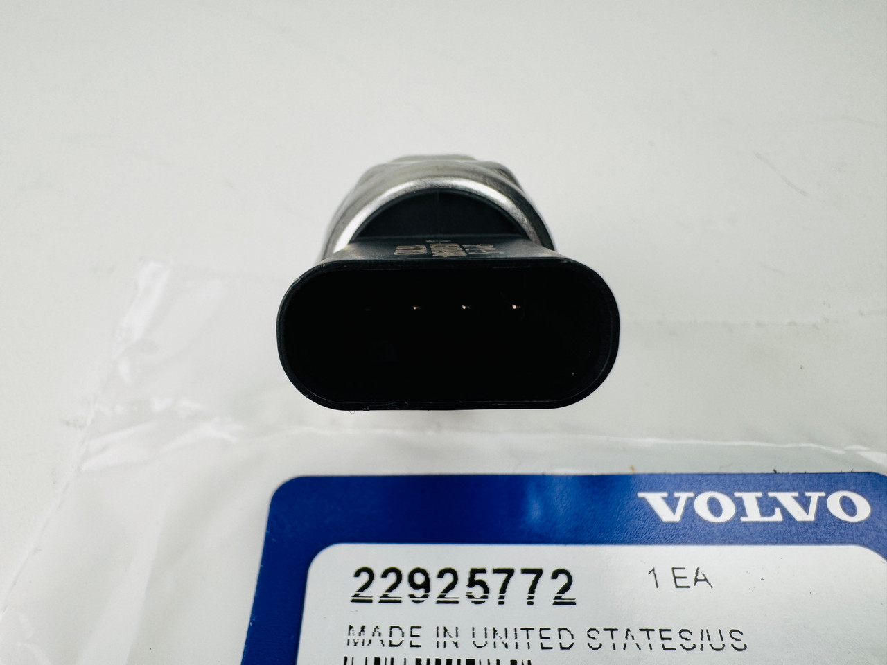 $189.99* GENUINE VOLVO no tax* FUEL PRESSURE SENSOR 22925772 *In