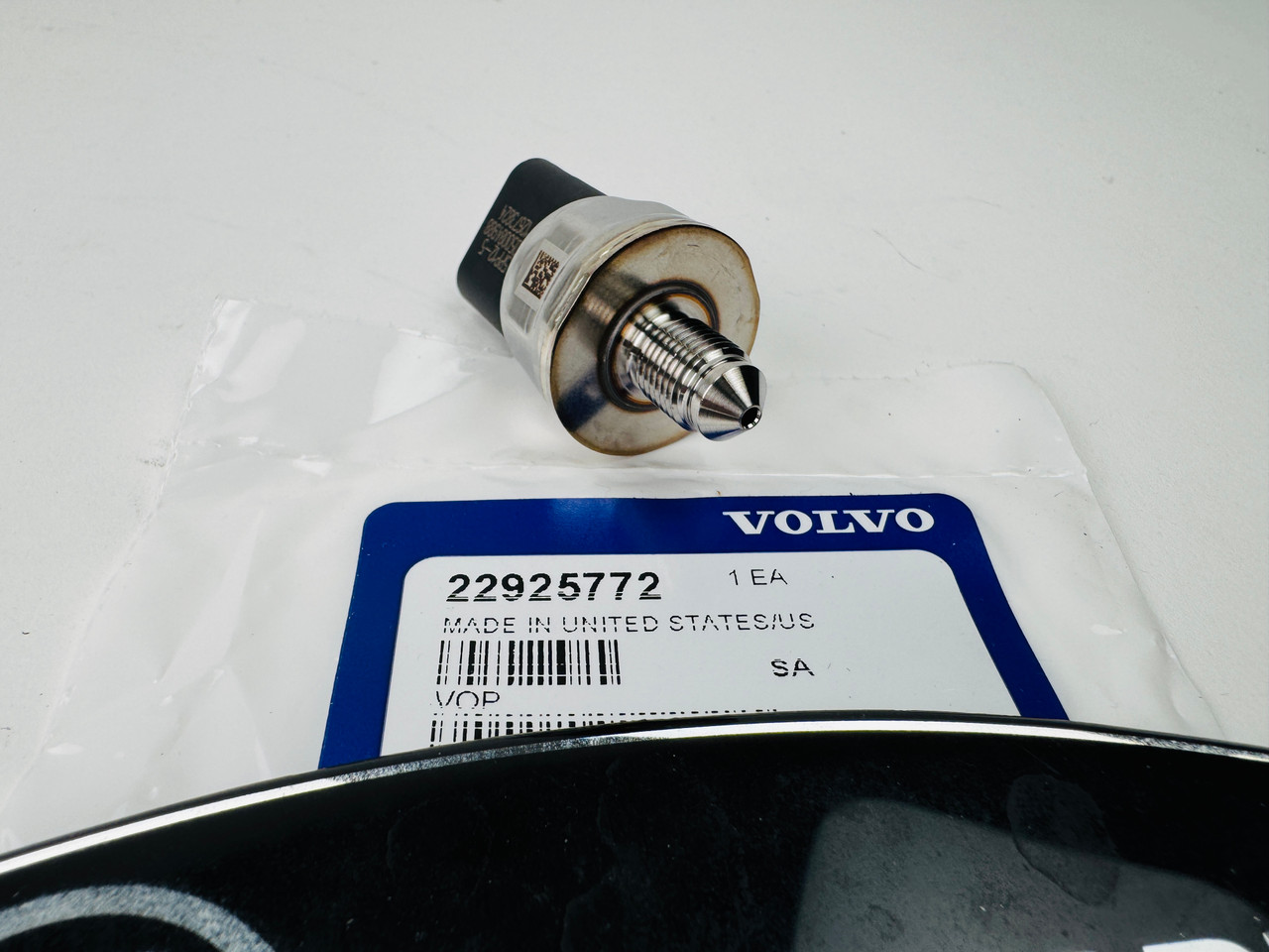 $189.99* GENUINE VOLVO no tax* FUEL PRESSURE SENSOR 22925772 *In