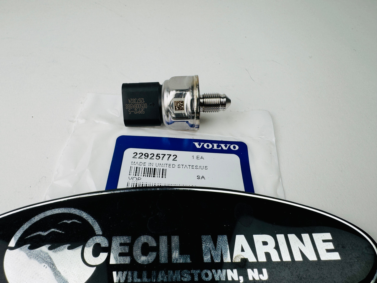 $189.99* GENUINE VOLVO no tax* FUEL PRESSURE SENSOR 22925772 *In