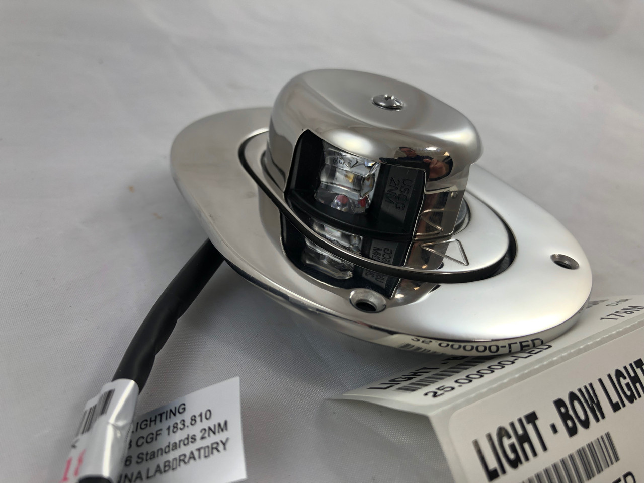 CHAPARRAL BOW LIGHT BI COLOR HIDEAWAY   "LED" * WITH PLUG CONNECTOR 25.00000  This light will only fit a Chaparral boat. *In Stock & Ready To Ship!