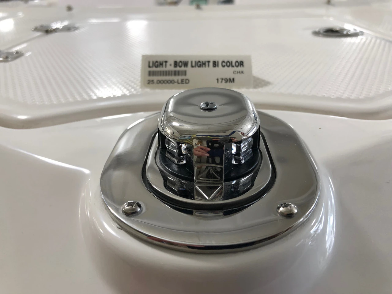 CHAPARRAL BOW LIGHT BI COLOR HIDEAWAY   "LED" * WITH PLUG CONNECTOR 25.00000  This light will only fit a Chaparral boat. *In Stock & Ready To Ship!