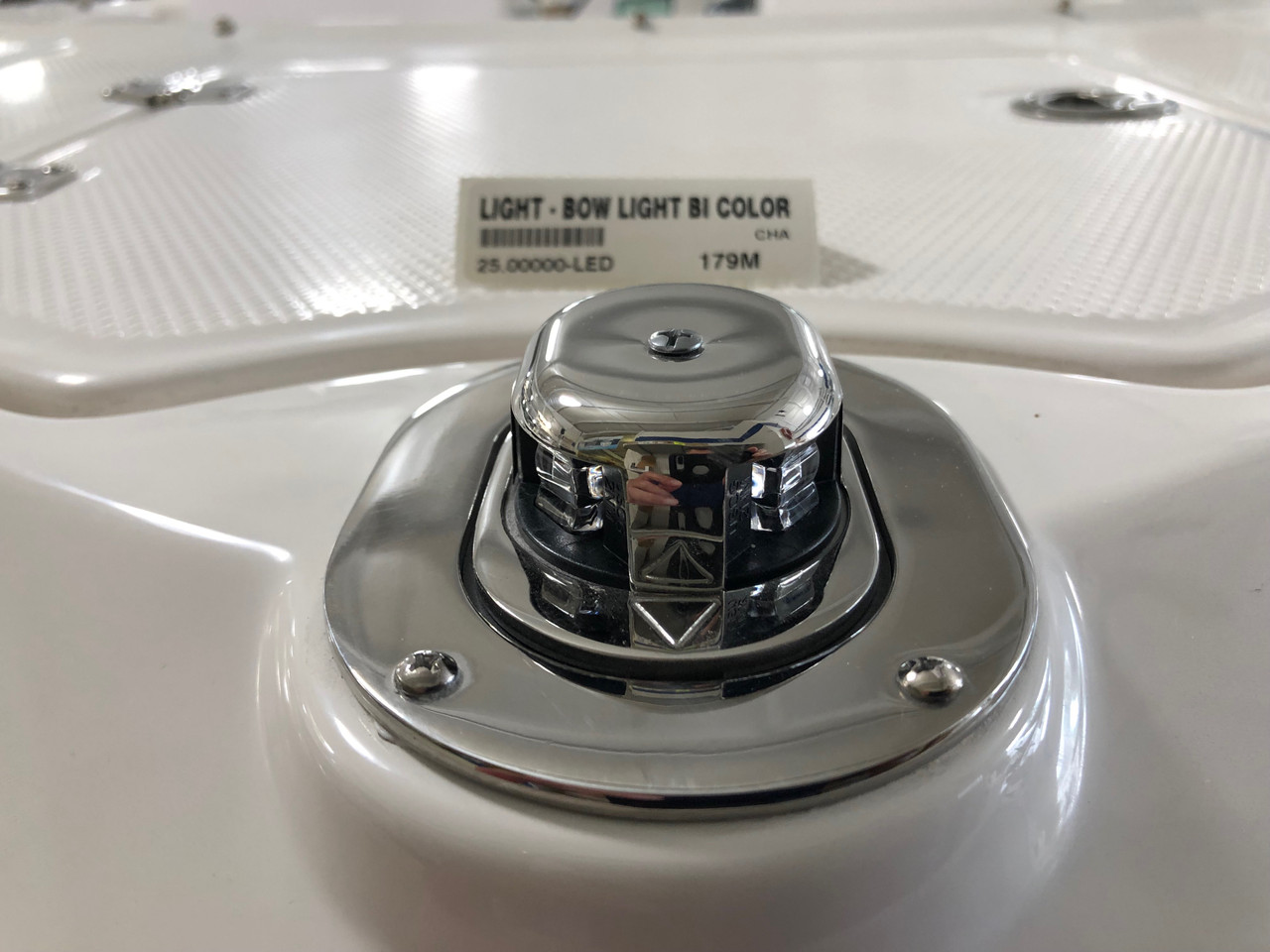CHAPARRAL BOW LIGHT BI COLOR HIDEAWAY   "LED" * WITH PLUG CONNECTOR 25.00000  This light will only fit a Chaparral boat. *In Stock & Ready To Ship!