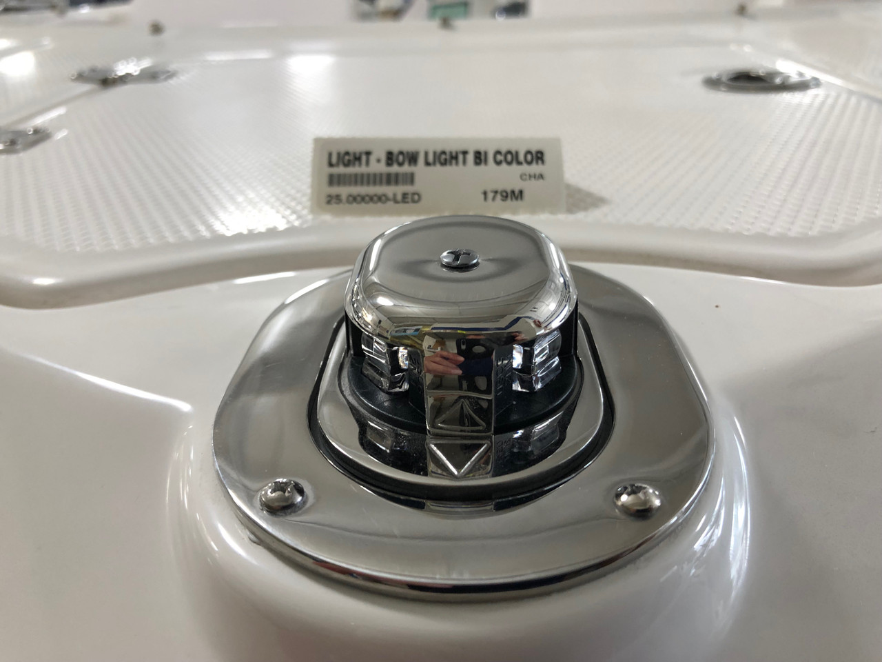 CHAPARRAL BOW LIGHT BI COLOR HIDEAWAY   "LED" * WITH PLUG CONNECTOR 25.00000  This light will only fit a Chaparral boat. *In Stock & Ready To Ship!
