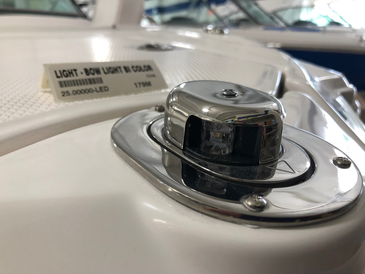 CHAPARRAL BOW LIGHT BI COLOR HIDEAWAY LED * WITH PLUG CONNECTOR *In Stock  & Ready To Ship! - Cecil Marine