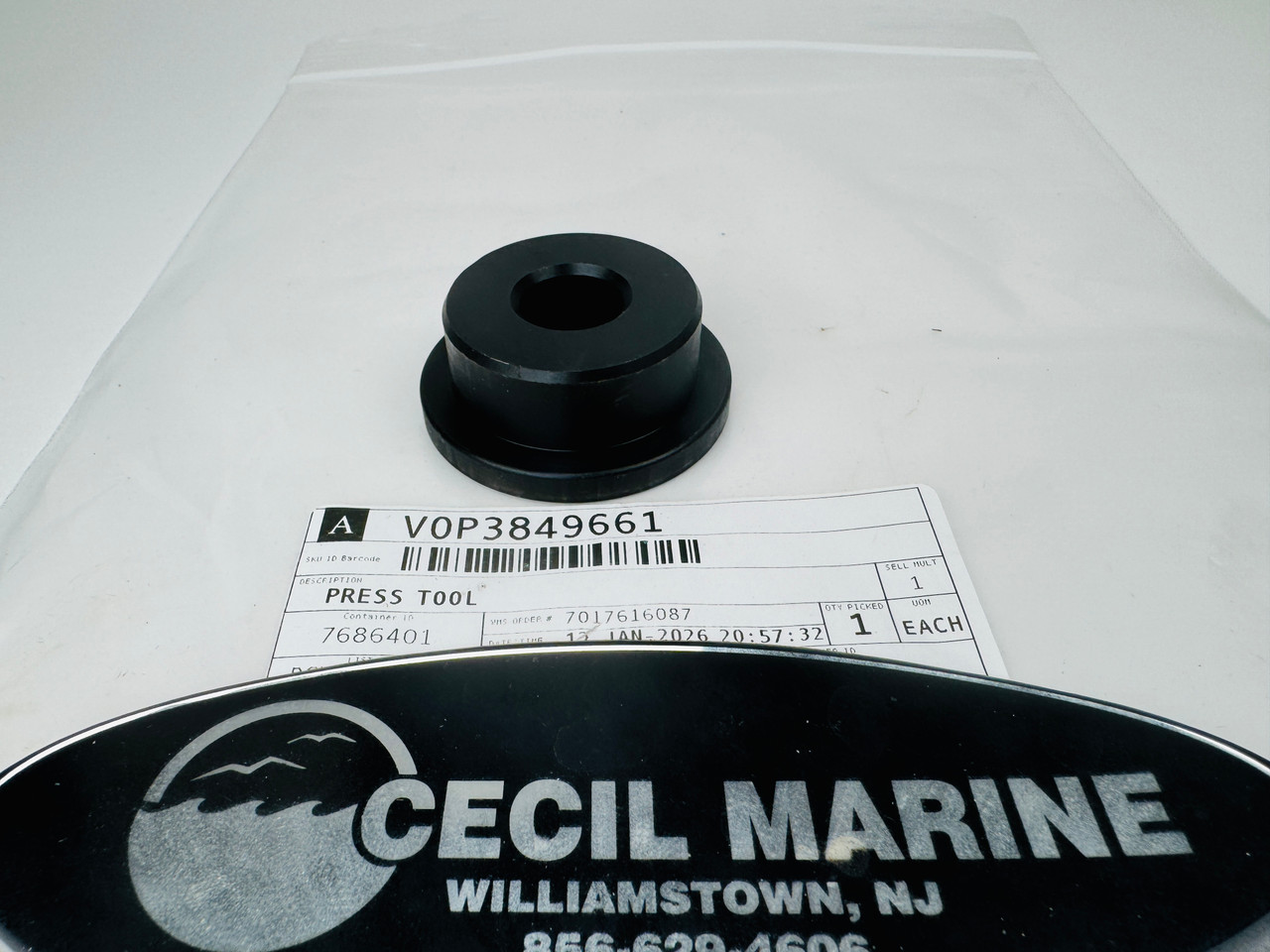 VOLVOノベルティ　サタクロース $52.99* GENUINE VOLVO no tax* PRESS TOOL 3849661 *In Stock & Ready