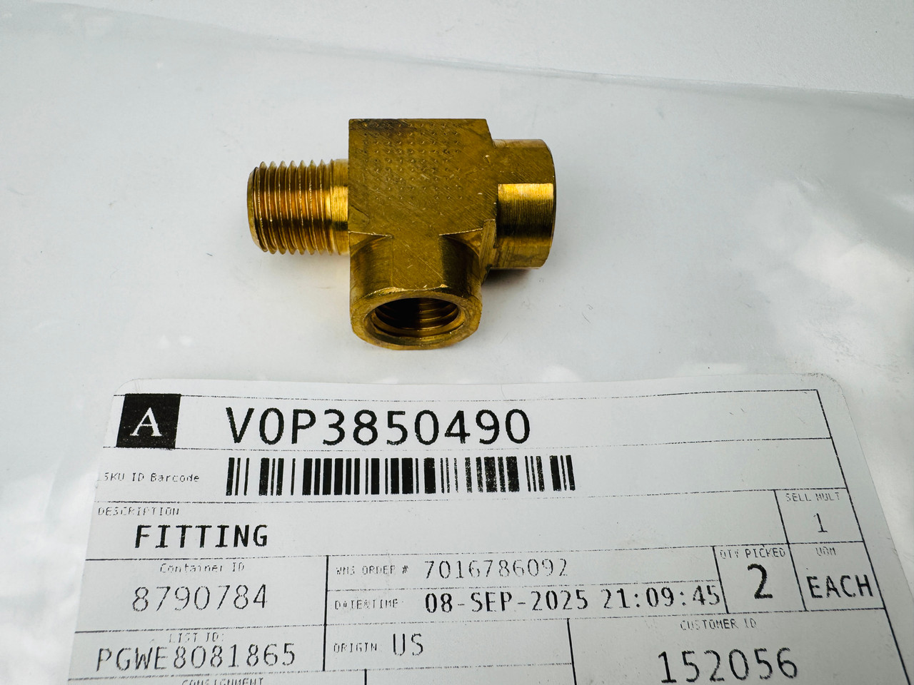 $19.99* GENUINE VOLVO no tax* FITTING 3850490 *In Stock & Ready To Ship!