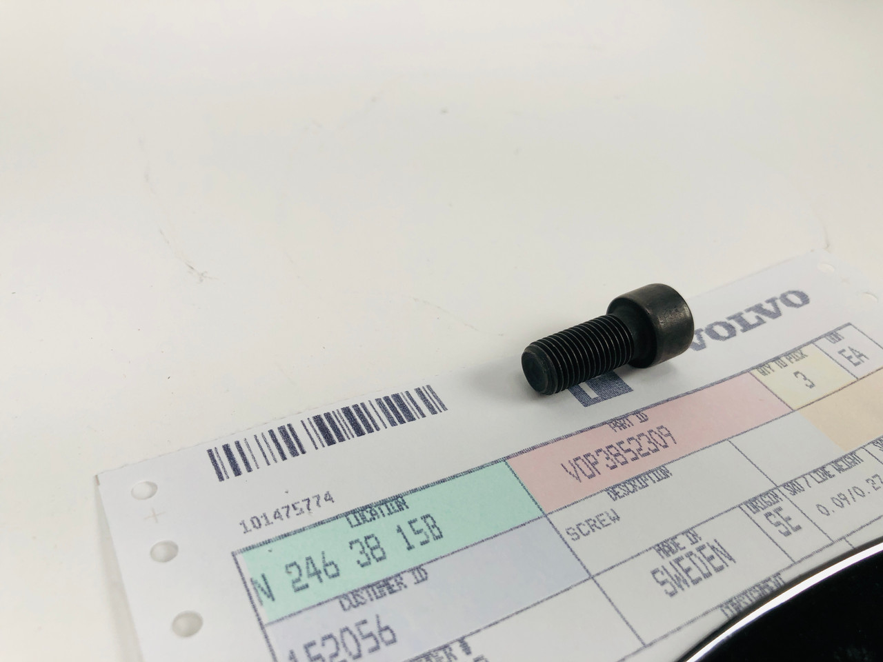 $28.99* GENUINE VOLVO no tax* SCREW 3852309 *In Stock & Ready To Ship!