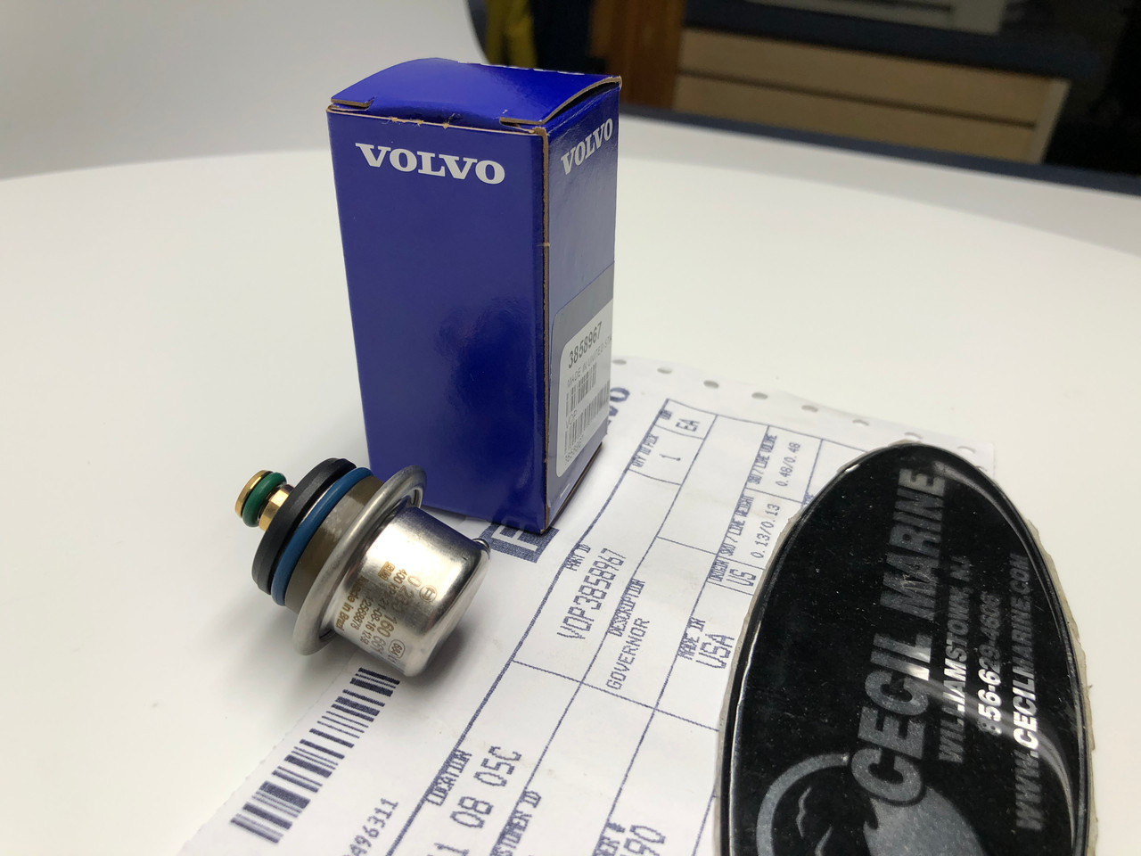 $229.99* GENUINE VOLVO no tax* FUEL PRESSURE REGULATOR GOVERNOR 3858967 *In Stock & Ready To Ship!