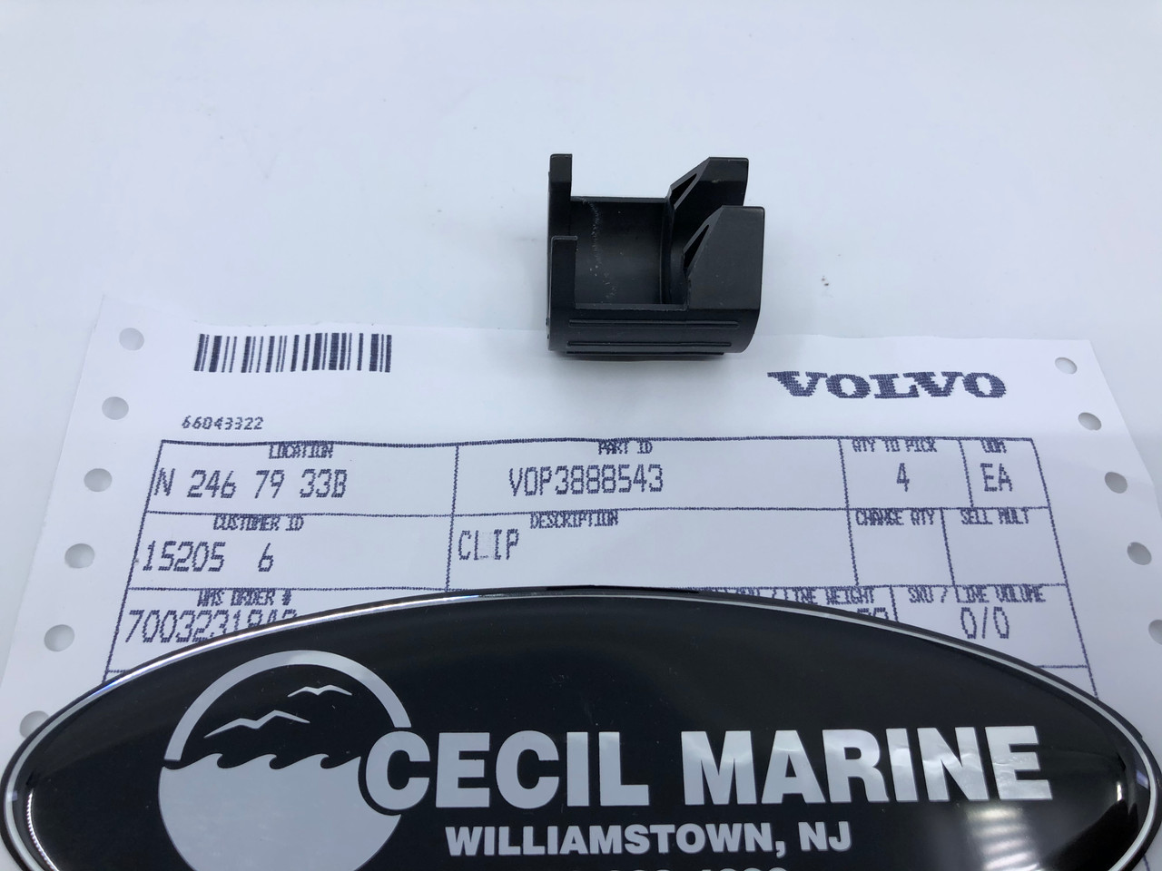 水琴　ページ $9.99* GENUINE VOLVO GENUINE VOLVO CLIP 3888543 *In Stock
