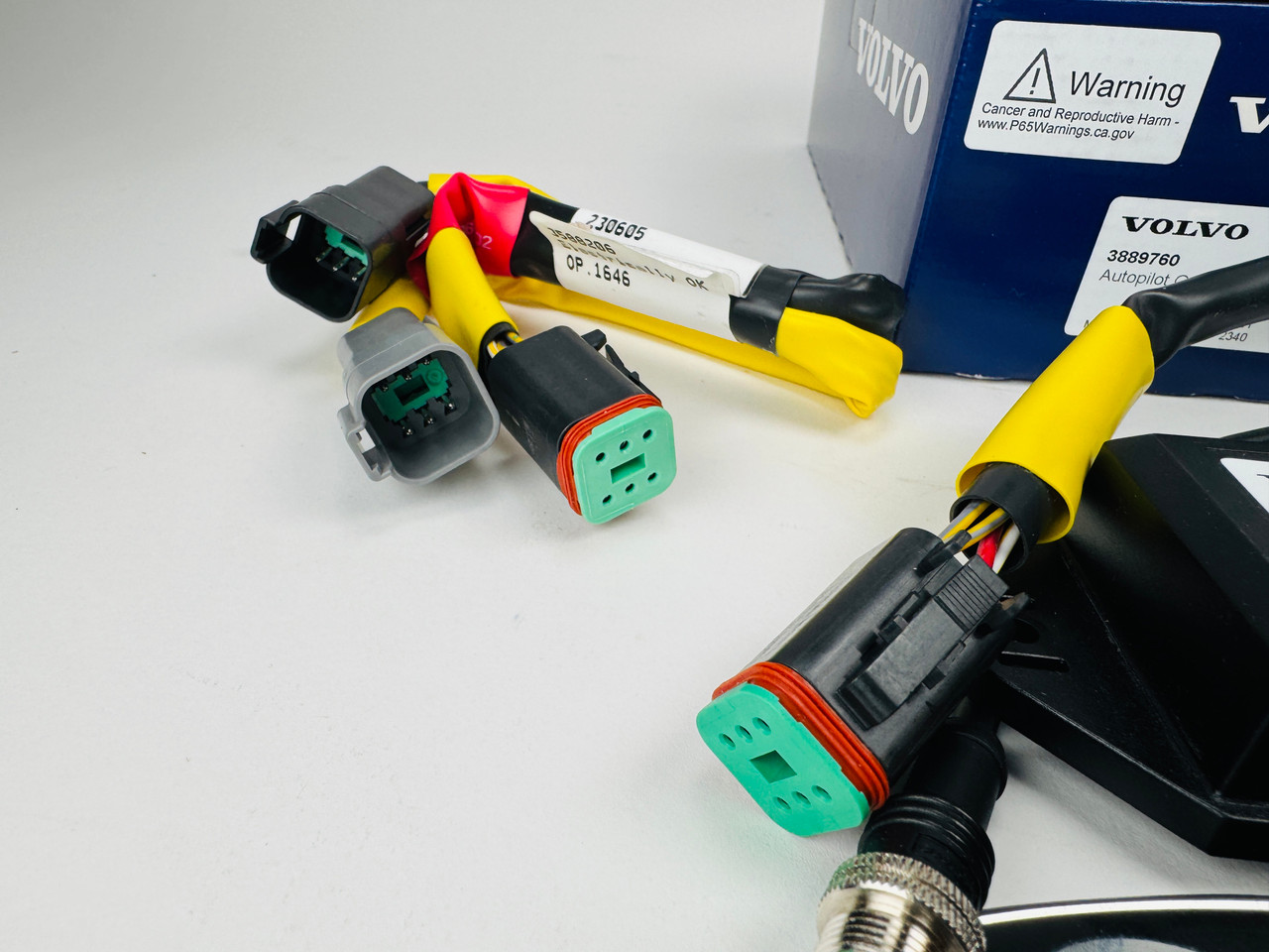 $689.99* GENUINE VOLVO no tax* AUTO PILOT GATEWAY 3889760 (Volvo's previous part number was 3889759) *In Stock & Ready To Ship!