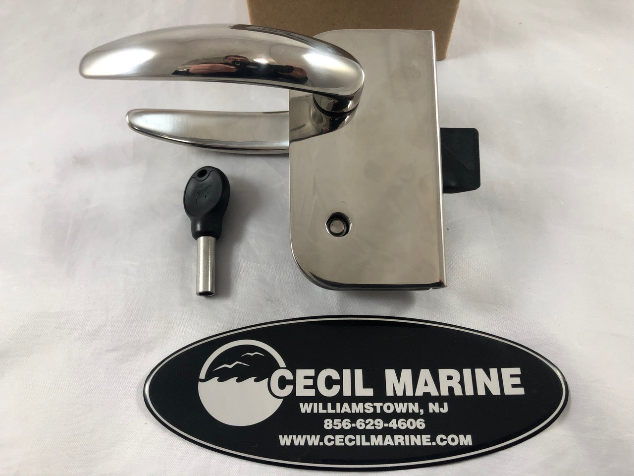 HEAD DOOR RT HAND LATCH W/ NEW STYLE CATCH ( Old Part # was 24.00010 ) / LOCK 24.00079 *In Stock & Ready To Ship!