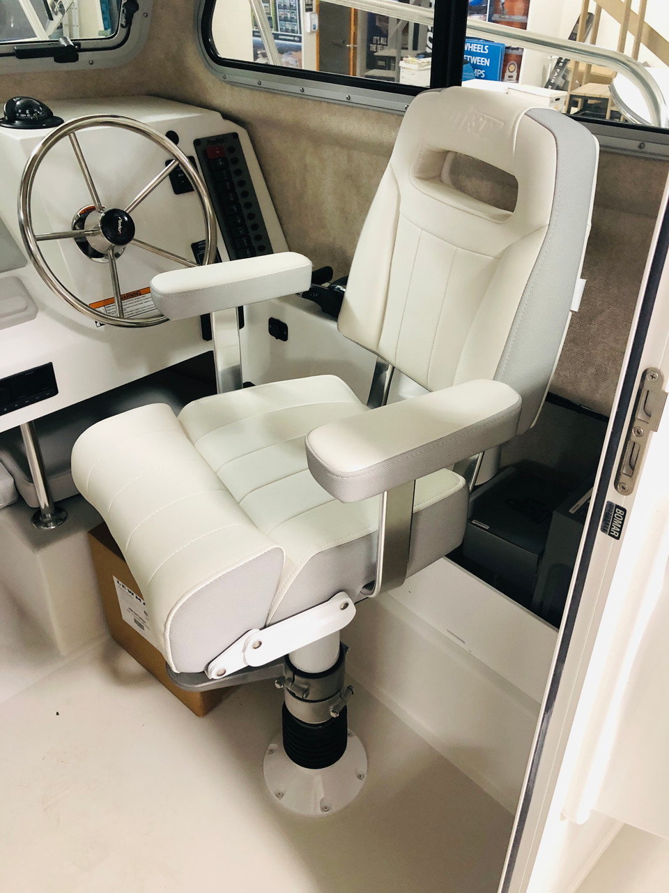 GENUINE PARKER DELUX HELM SEAT & SLIDE ASSY. IN CREAM