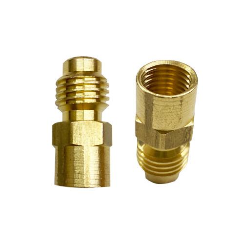 ADAPTADPR 1234YF 1/2 IZQ TANQUE MANGUERA  1/4 FLER (RPCJC6828)