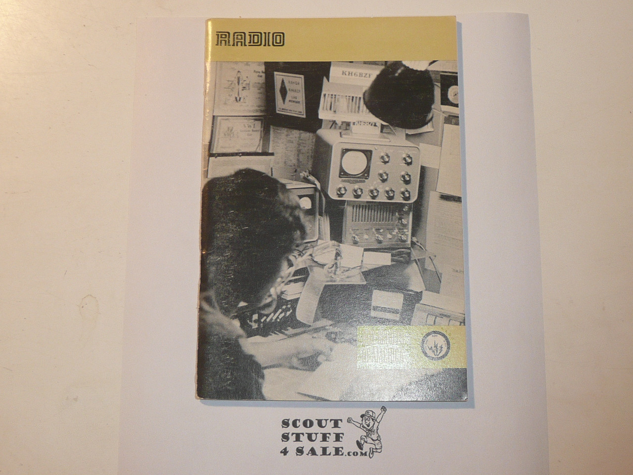 Radio Merit Badge Pamphlet, Type 8, Green Band Cover, 12-76 Printing