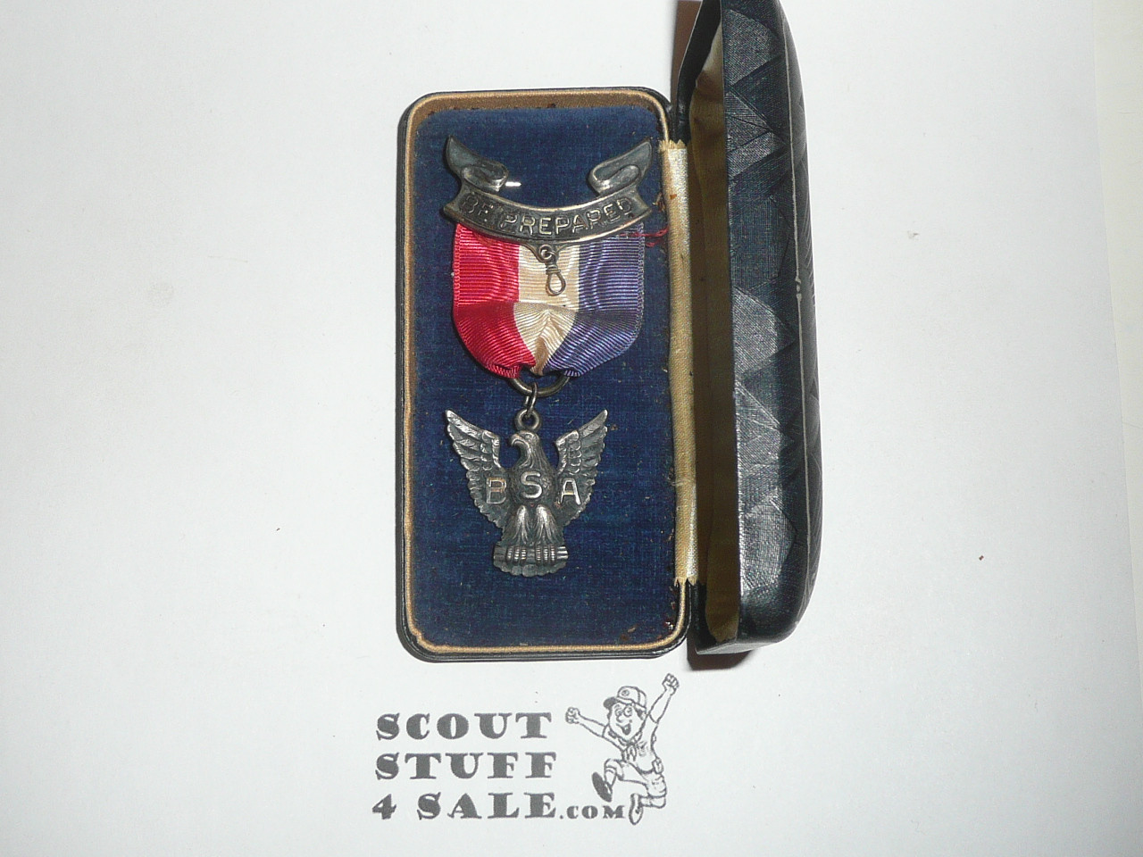 Eagle Scout Medal, Robbins 2B, 1930-1933, Finely Detailed front, in box, Outstanding condition