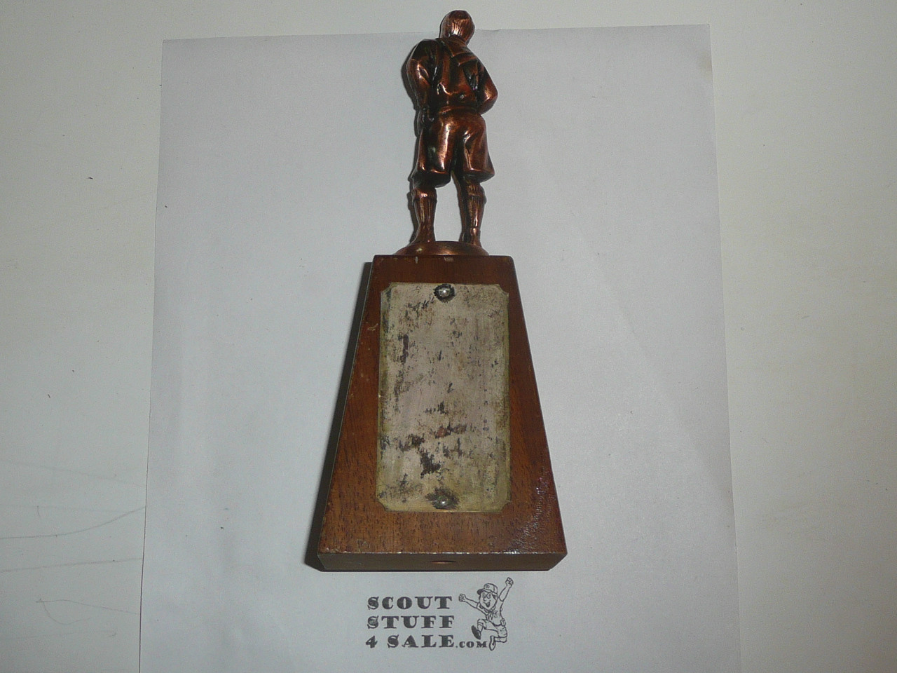 1960's mckenzie Boy Scout Trophy on wood stand, Copper finish, with a cast fleur-de-lis