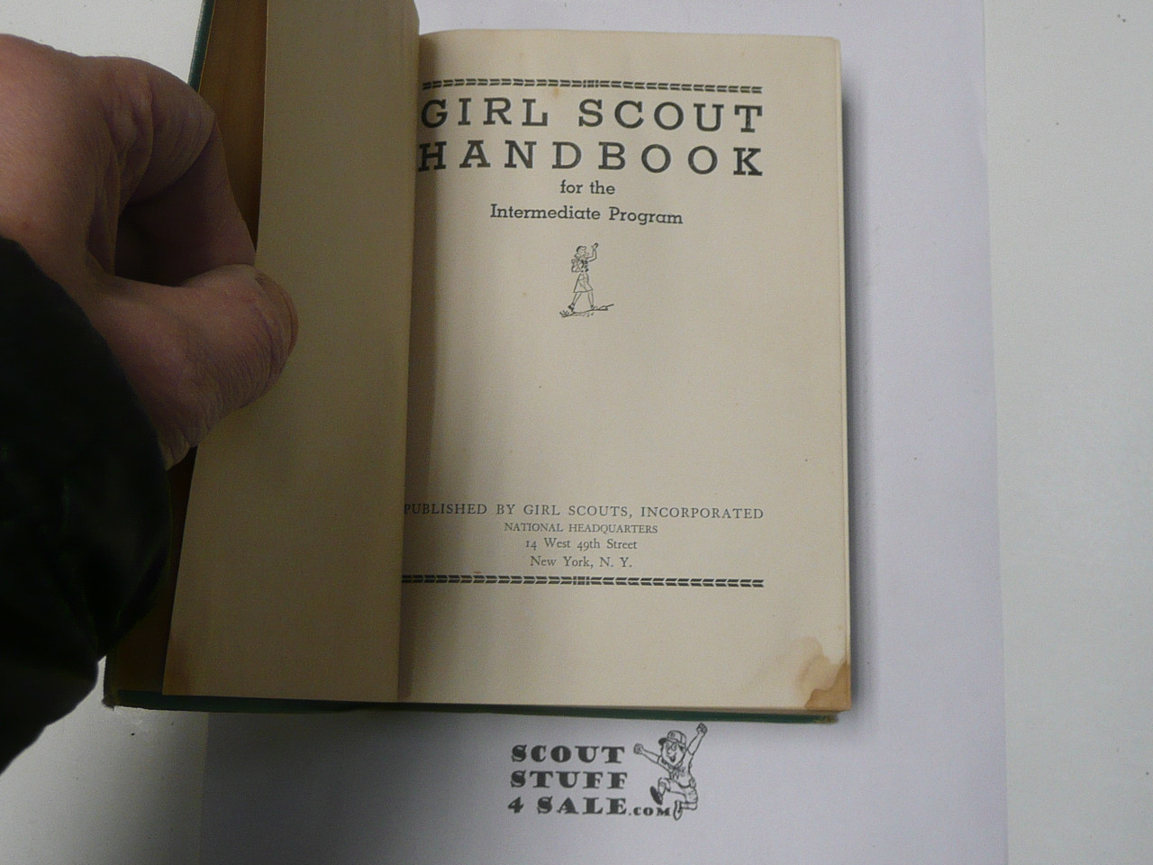 1941 Official Girl Scout Handbook, hardbound, 4-41 Printing, 2nd printing, lite use
