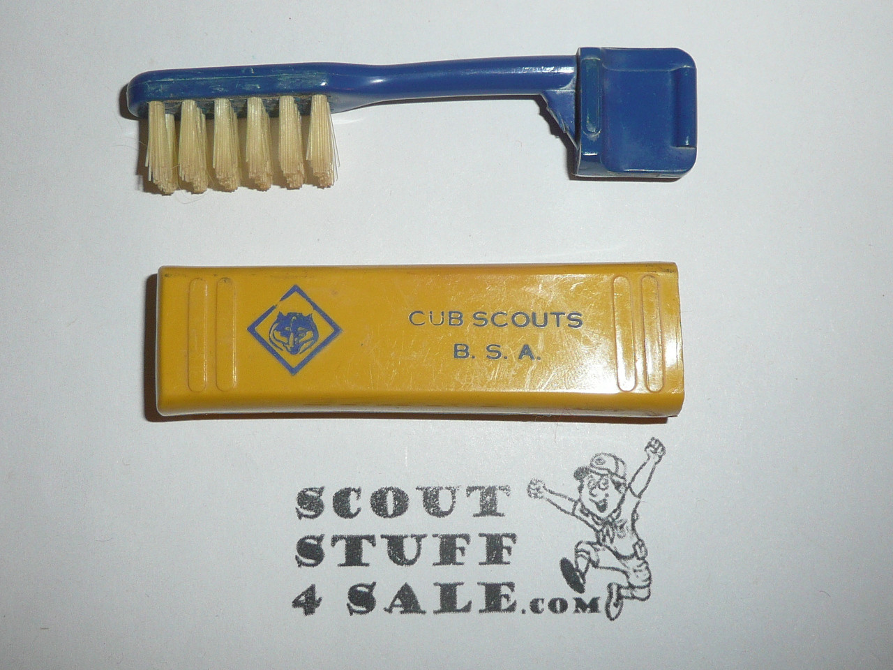 1970's Cub Scout Camping Toothbrush and Holder, straight