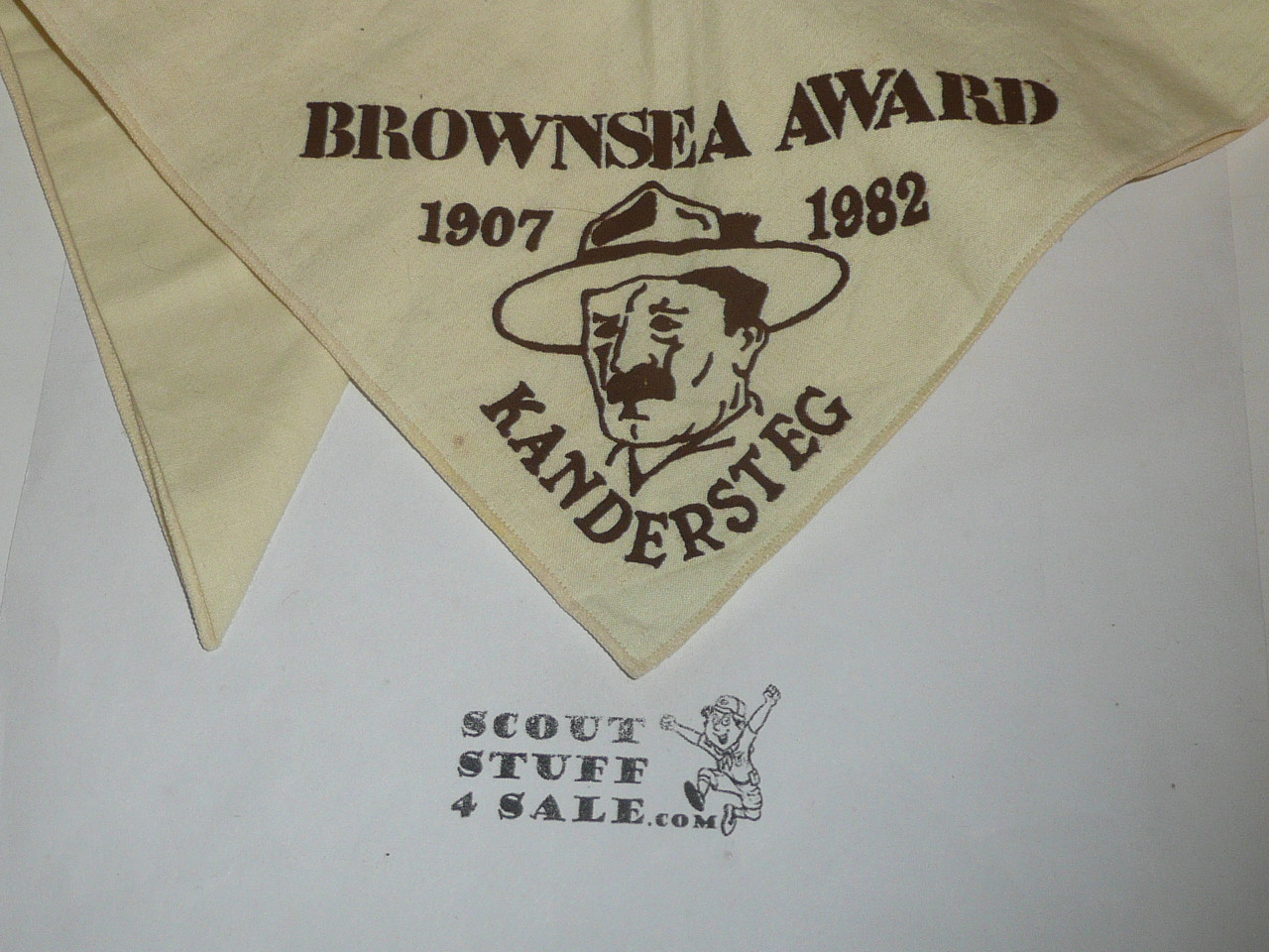 Kandersteg Scout Center Brownsea Award Neckerchief, 1982