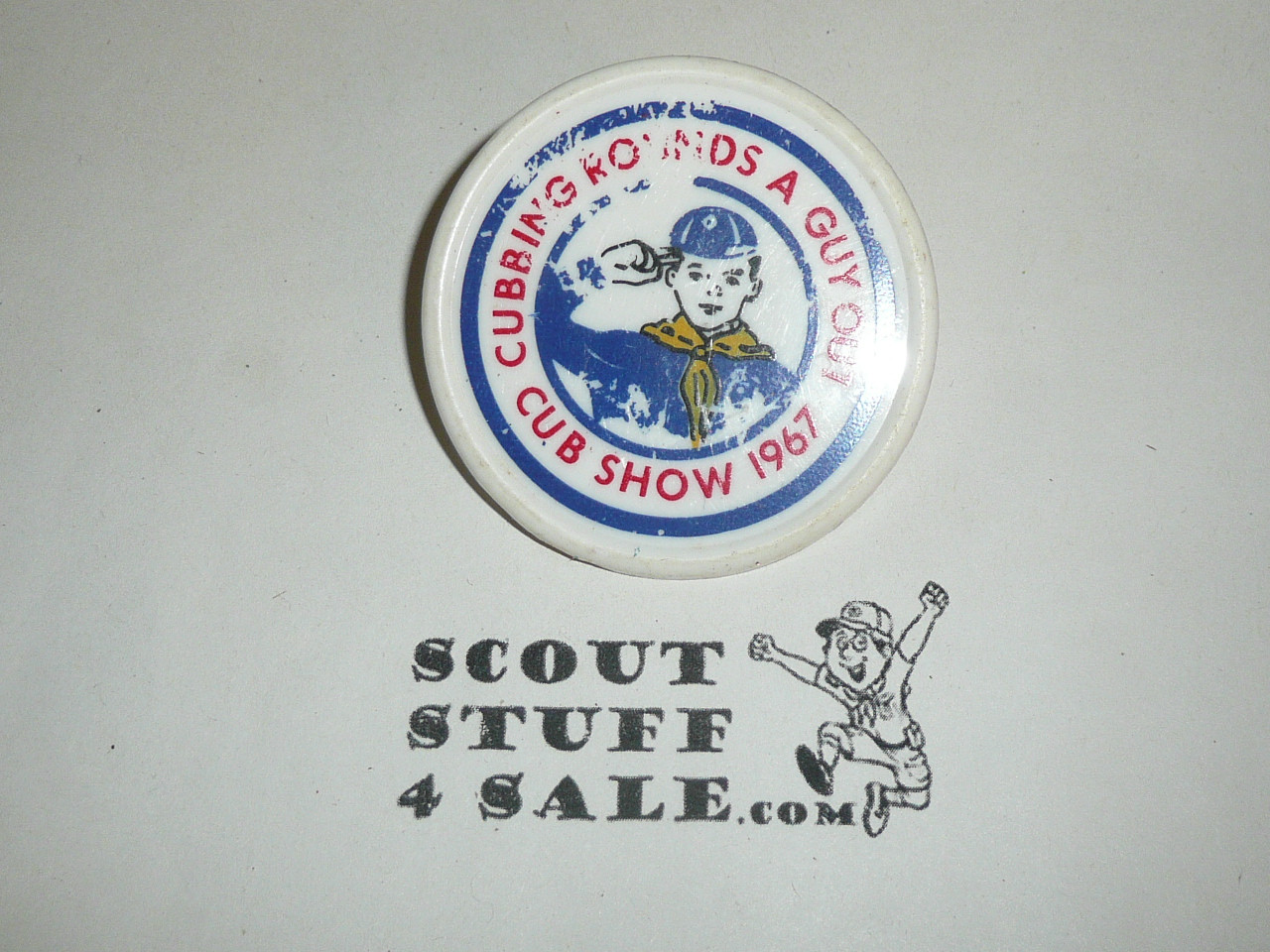 Cubbing Rounds a Guy Out, Cub Show 1967, Plastic Neckerchief Slide