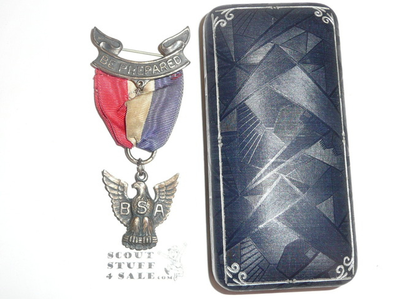 Eagle Scout Medal, Robbins 2B, 1930-1933, Finely Detailed front, in box