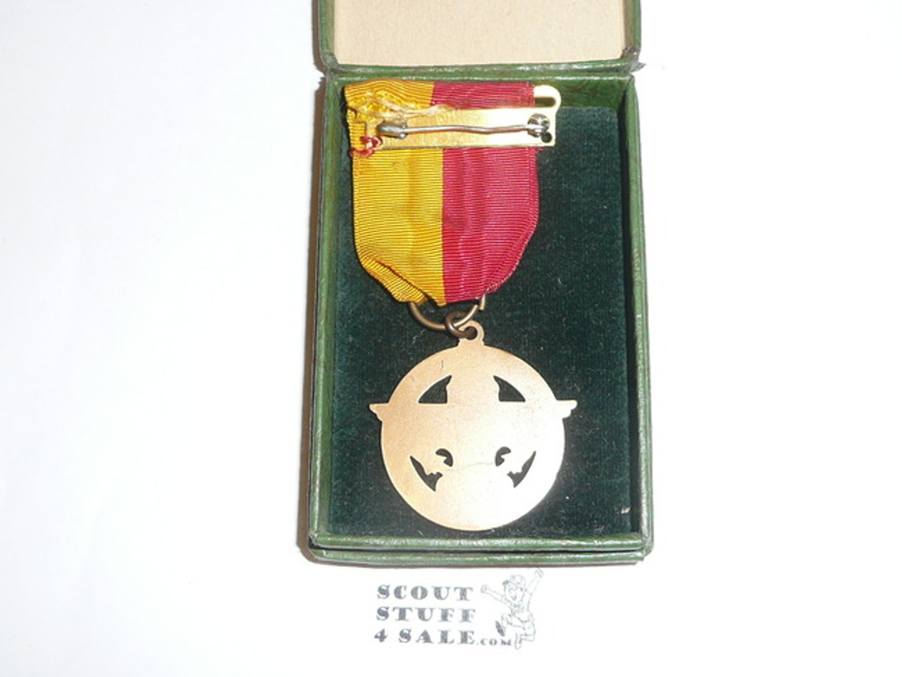 Explorer Bronze Award Medal, In original Box, 1940's, Only a few known examples exist as this was only issued in medal form for less than a year