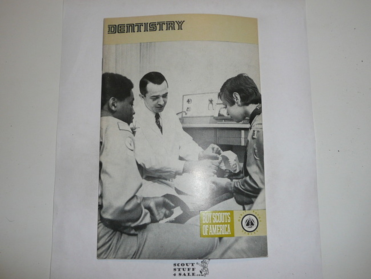 Dentistry Merit Badge Pamphlet, Type 8, Green Band Cover, 1-75 Printing