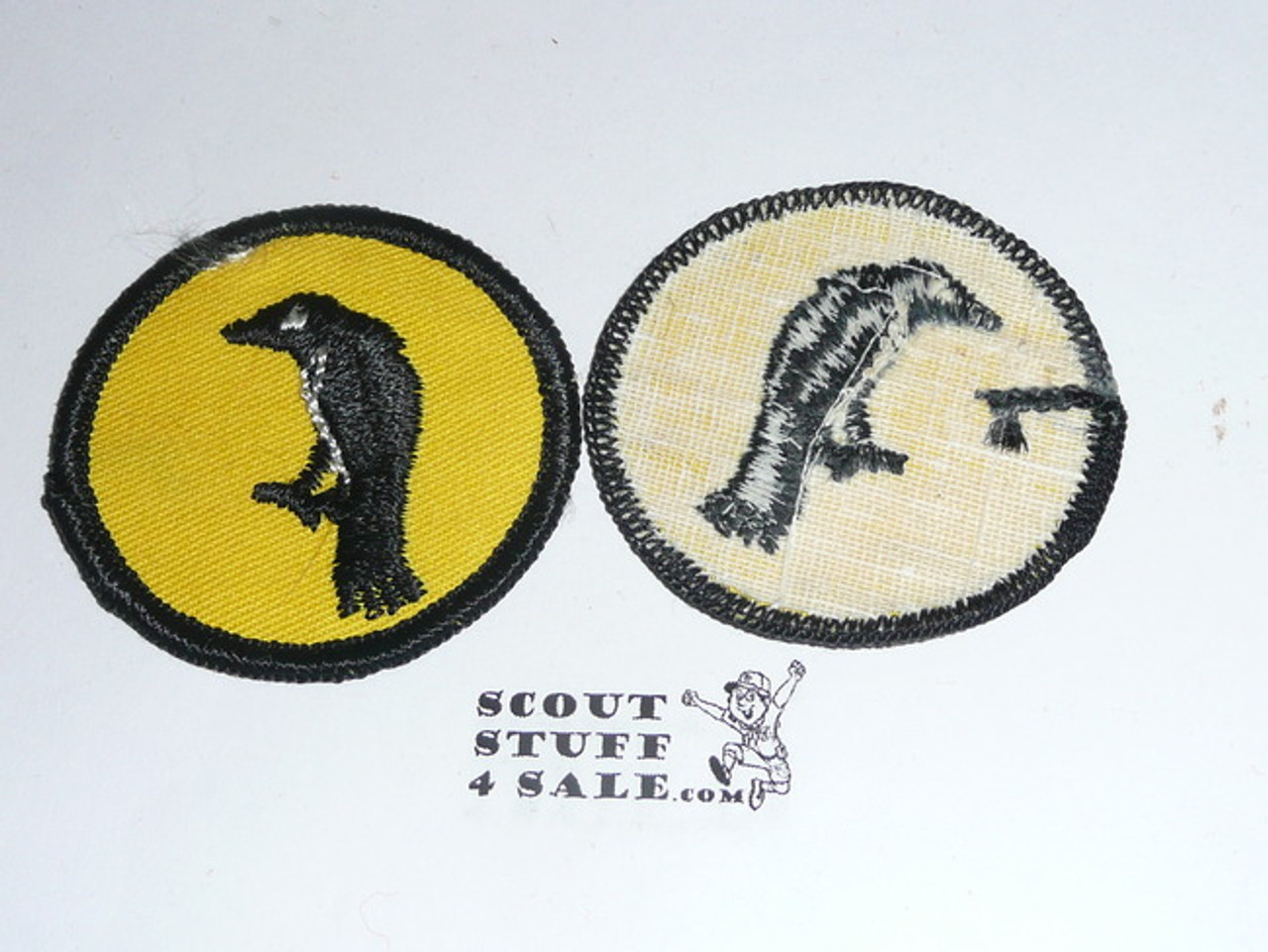 Raven Patrol Medallion, Yellow Twill with gauze back, 1972-1989