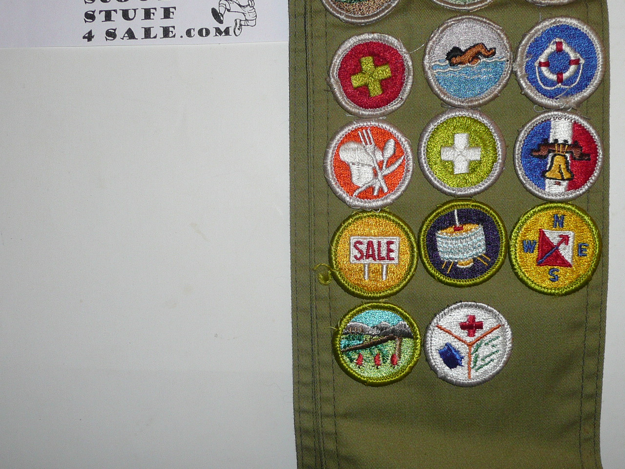 1970's Boy Scout Merit Badge Sash with 26 rolled edge Merit badges #82