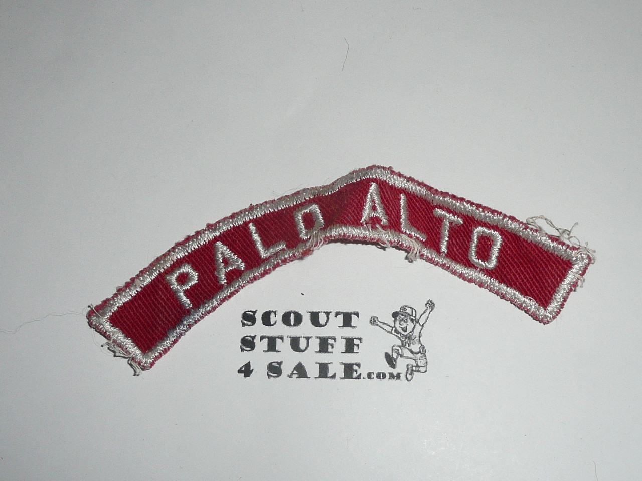 PALO ALTO Red and White Community Strip, used