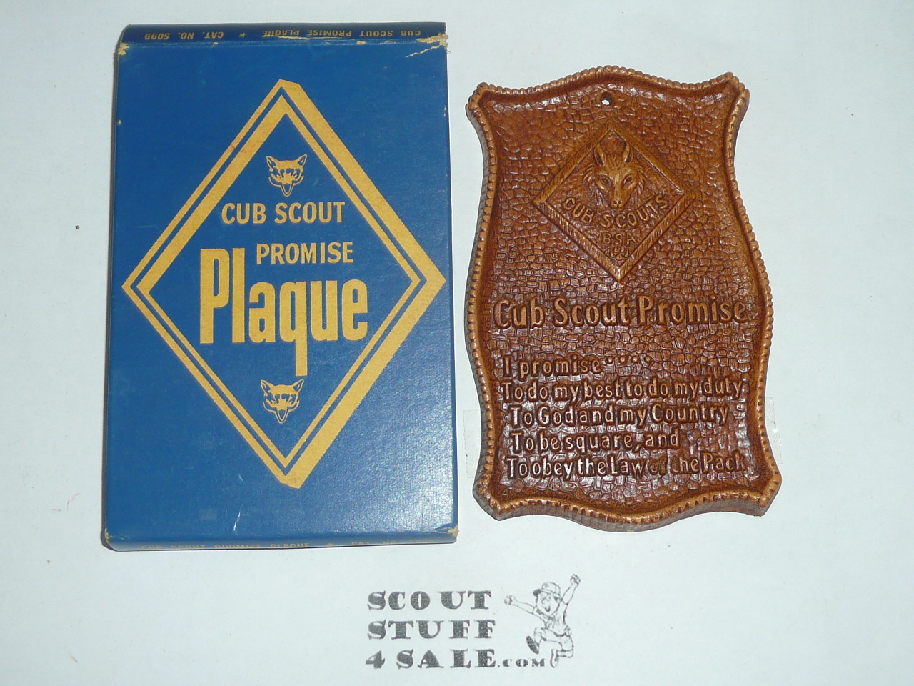 1960's Cub Scout Pressed Wood Syroco "The Cub Scout Promise" Wall Ornament, new in box