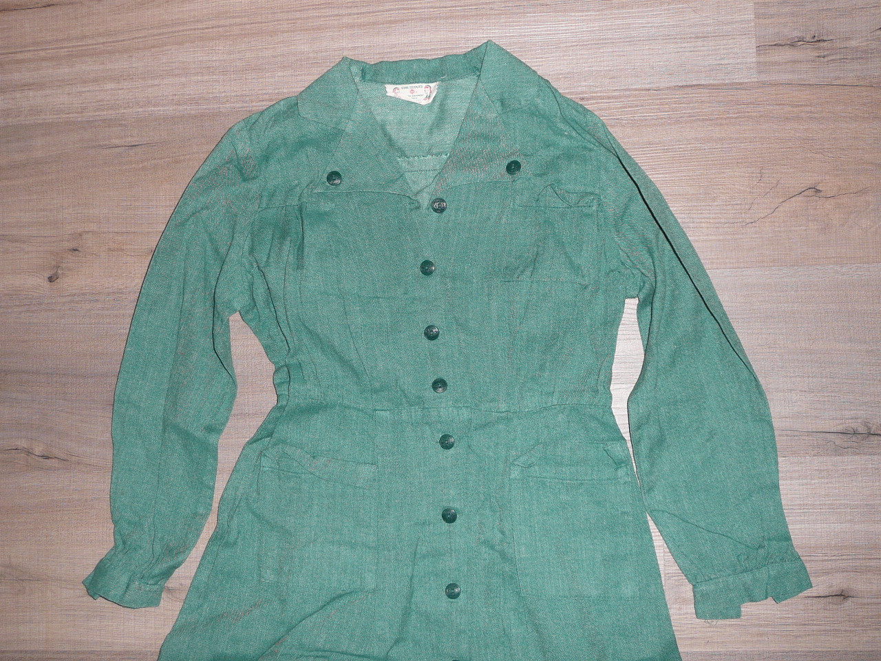 1940's Girl Scout Uniform in near MINT condition, 16" chest x 36" length, GS10