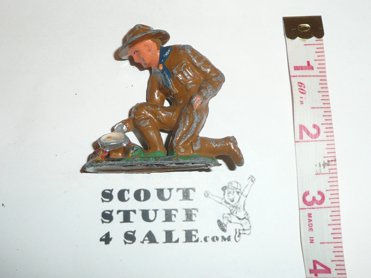 1920's VINTAGE BARCLAY B185 803 BOY SCOUT COOKING LEAD TOY SOLDIER, used, colors will vary