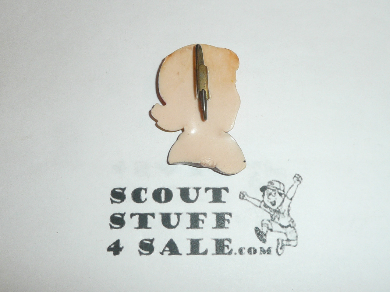 Brownie Girl Scout Bakelite Plastic Pin, Vintage, HC31