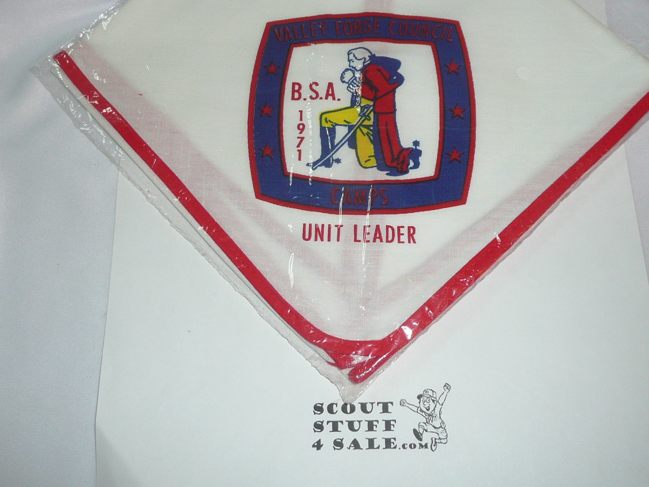 Valley Forge Council Camps Leader Neckerchief, 1971