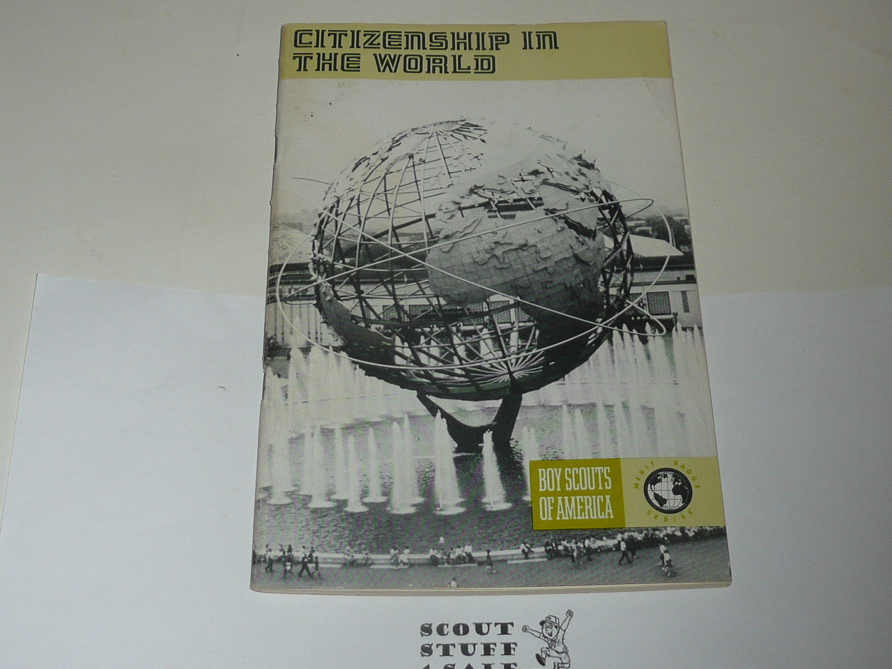 Citizenship in the World Merit Badge Pamphlet, Type 8, Green Band Cover, 9-74 Printing