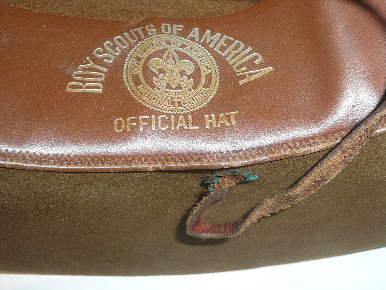 Official Boy Scout Scout Master Campaign Hat (Smokey the Bear hat), size 6 1/2, lite wear with storage boards and chin strap