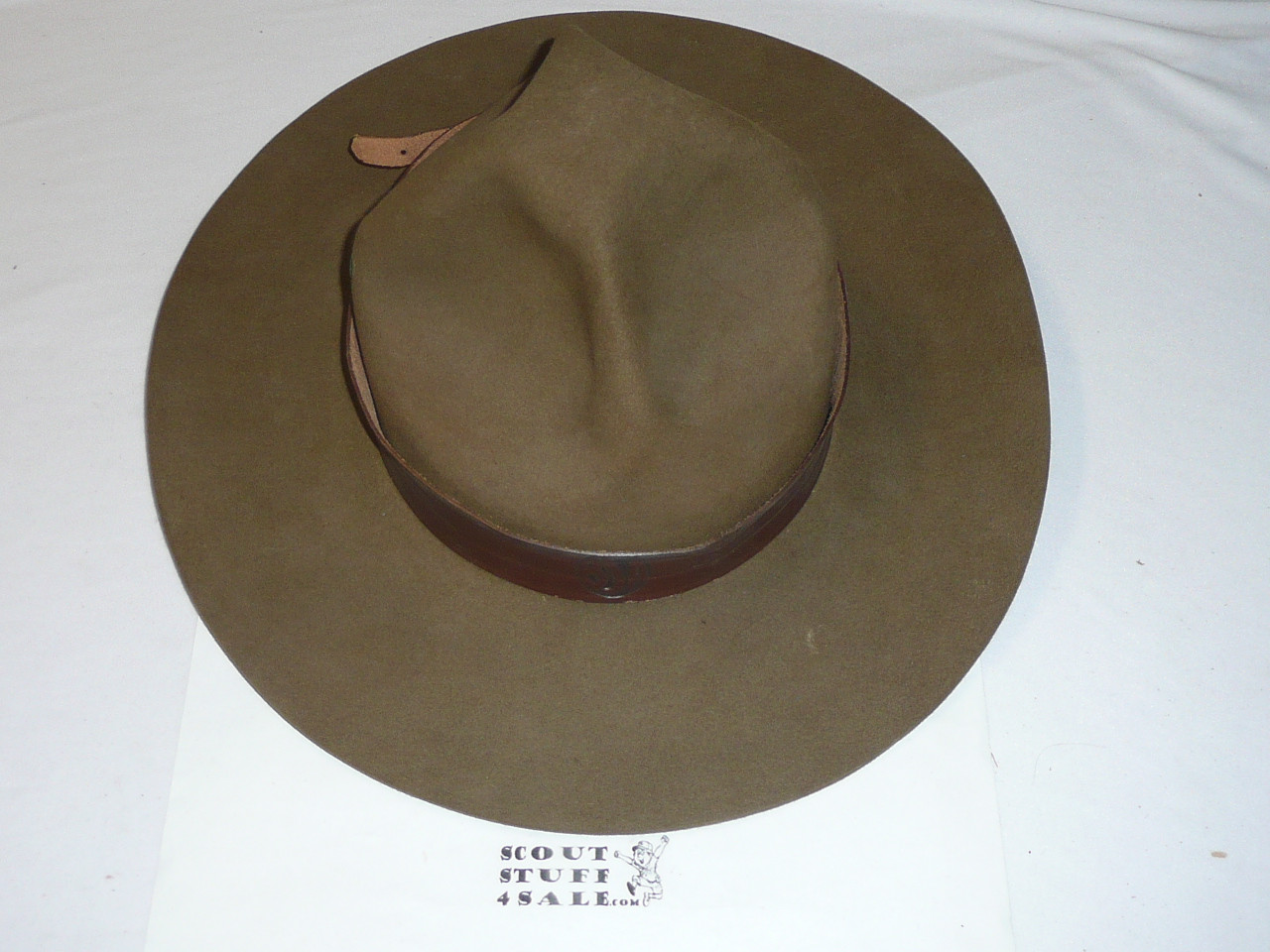Official Boy Scout Scout MasterCampaign Hat (Smokey the Bear hat), has  storage board, Like new but internal leather band is separating from  stiching