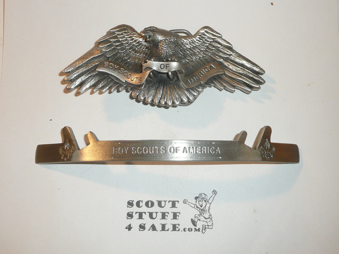 Boy Scouts of America Cast Metal Belt Buckle with stand and velvet Bag