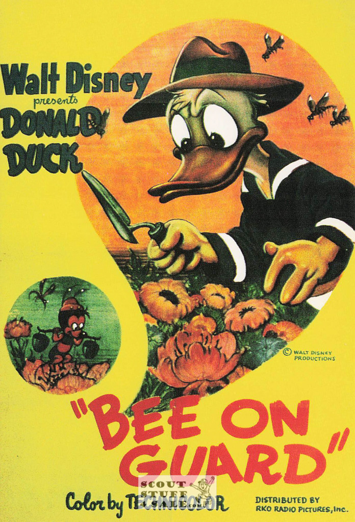 Donald Duck "Bee on Guard" Walt Disney Cartoon Postcard Classico SF #511-061