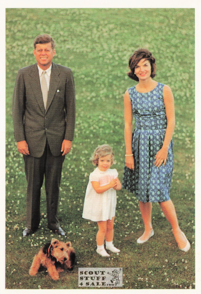 John Kennedy, Jacqueline & Caroline in 1960 Postcard, Classico SF #548-005