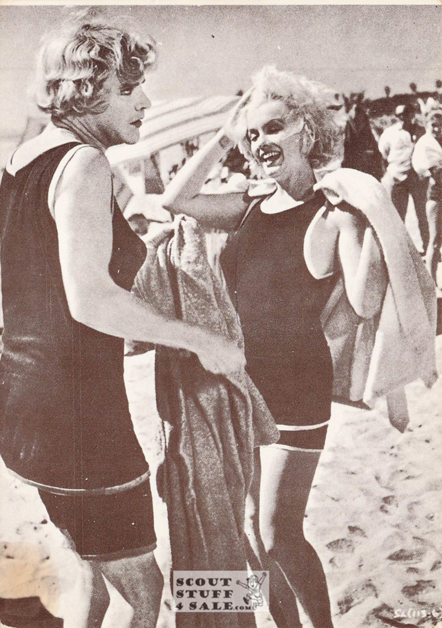 Marilyn Monroe Black/White French Movie Postcard, Editions Nugeron #CP4