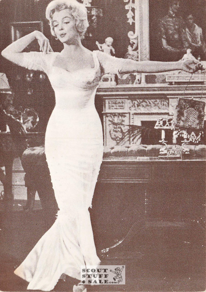 Marilyn Monroe Black/White French Movie Postcard, Editions Nugeron #CP49