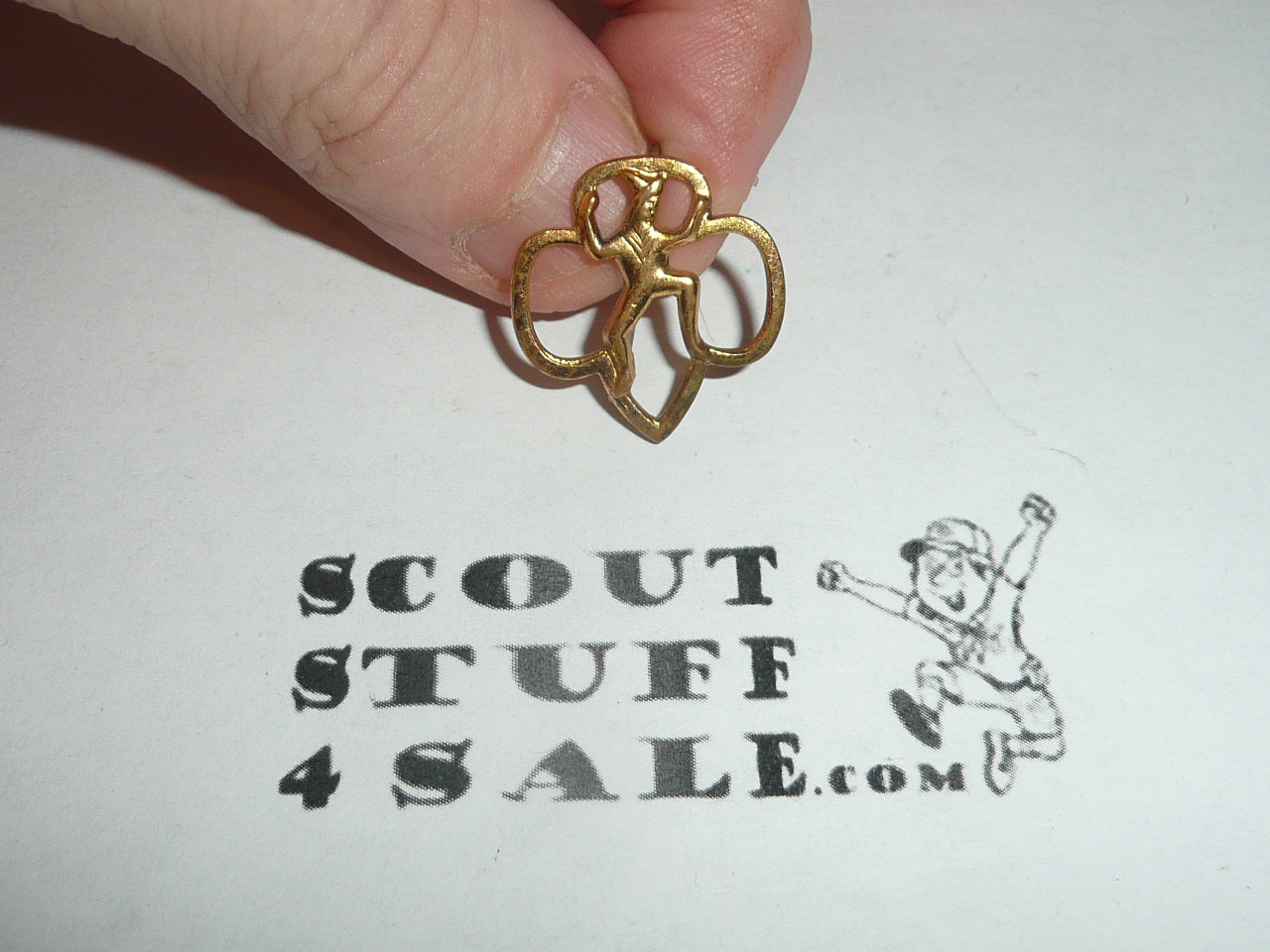 Brownie Girl Scout Pin with pressed wire clasp, Early