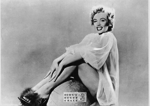 Marilyn Monroe Vintage Black/White French Postcard, Editions Nugeron #NBR34