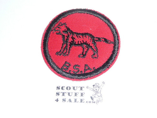 Cat Patrol Medallion, Red Felt with solid black ring, 1940-1955