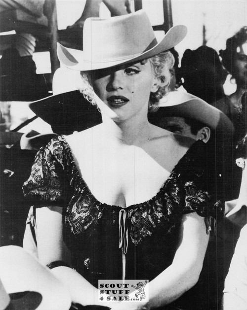 Bus Stop Marilyn Monroe Postcard by Classico SF #220-093, 8x10"
