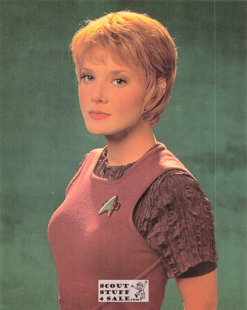 Star Trek Voyager Postcard by Classico SF #220-244, 8x10"