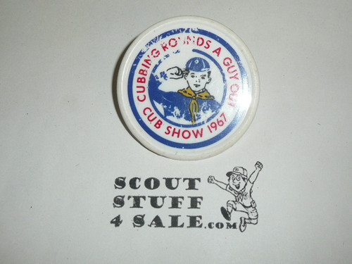 Cubbing Rounds a Guy Out, Cub Show 1967, Plastic Neckerchief Slide